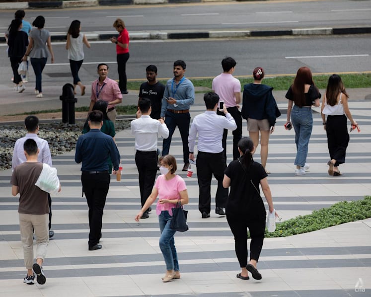 Civil servants to receive 0.45 month mid-year bonus; additional one-time payment for junior grade officers