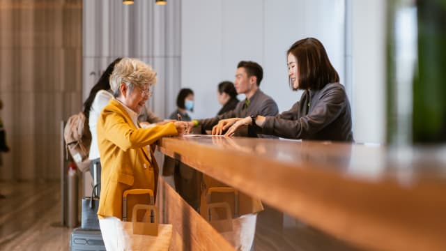 我国去年第四季服务业收入年比升4.8%