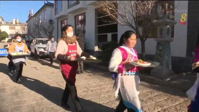 亚洲多地民众小年夜做最后准备 迎接农历新年到来