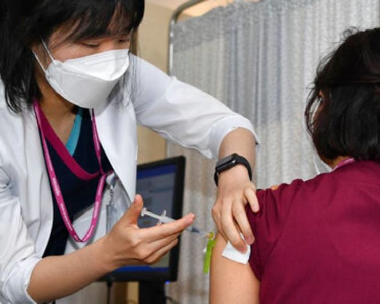South Korea allows health workers to squeeze extra doses from vials of COVID-19 vaccines