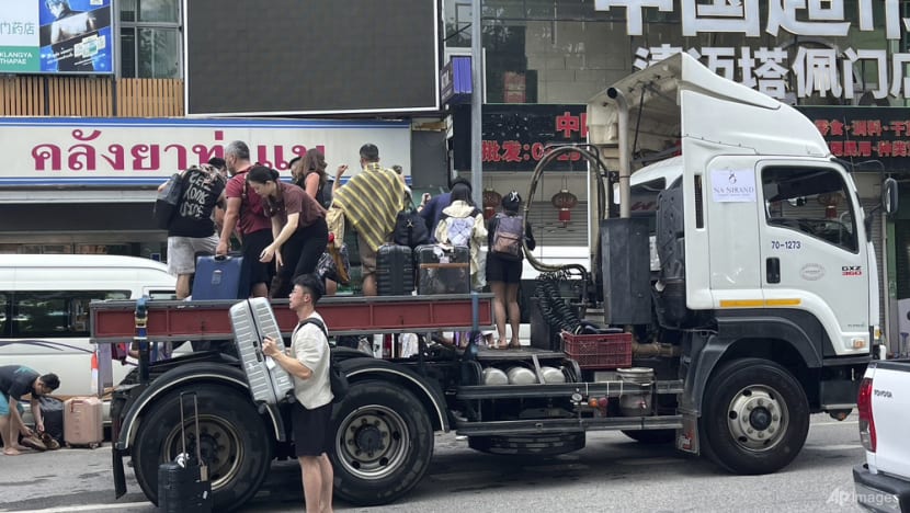 Floods inundate Thailand's northern tourist city of Chiang Mai Floods inundate Thailand's northern tourist city of Chiang Mai