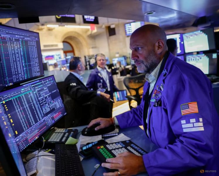 Trading Day: Lower oil, yields boost stocks  