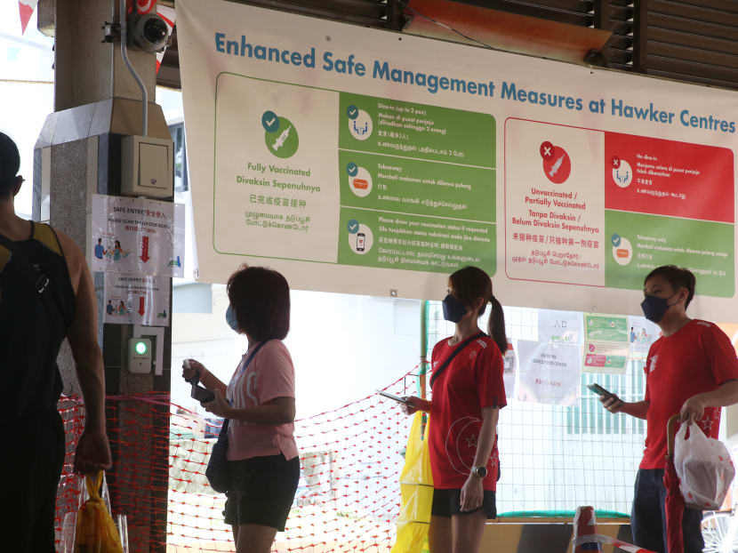 Between Oct 27 and Nov 2, 2021, the authorities found 20 unvaccinated or partially vaccinated people dining at hawker centres during selective checks by enforcement officers. Between Oct 27 and Nov 2, 2021, the authorities found 20 unvaccinated or partially vaccinated people dining at hawker centres during selective checks by enforcement officers.
