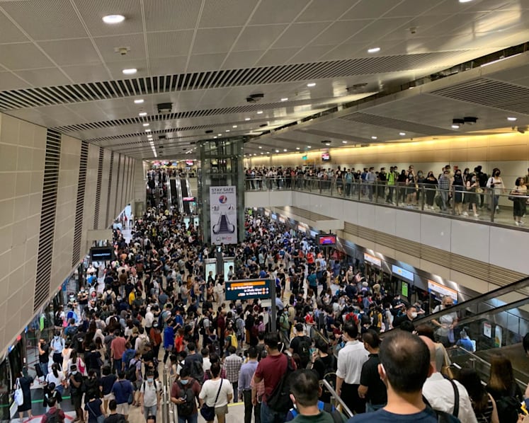 'Signal-related' fault on Circle Line causes crowding at some stations during morning peak period