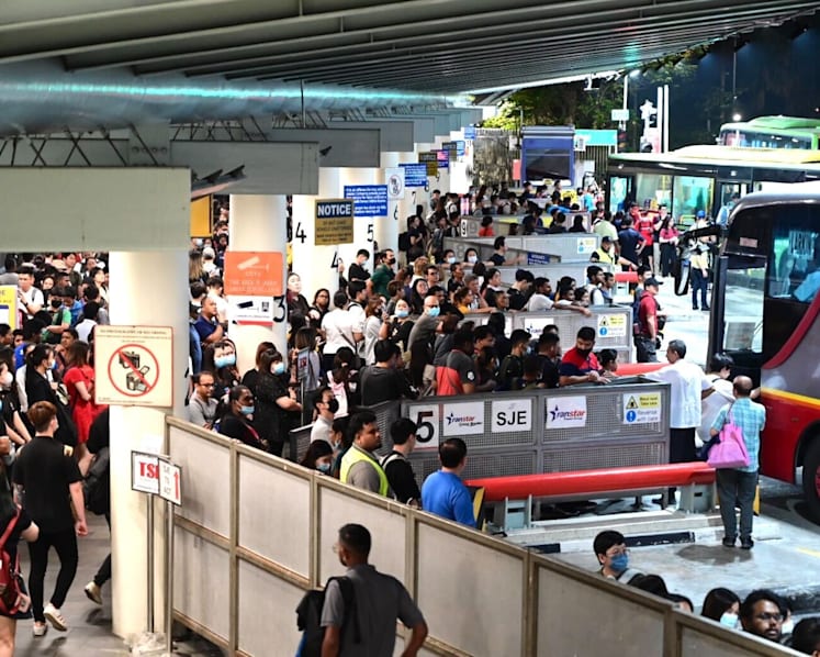 More, younger Singaporeans travelling to Malaysia by private buses, rental cars