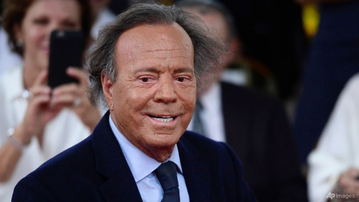 Spanish prosecutors studying allegations of sexual assault by singer Julio Iglesias