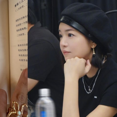 突破7年婚姻枷锁！陈妍希分享书籍揭秘内心真实情感