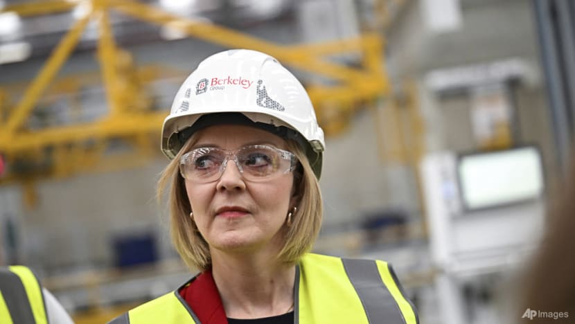 British Prime Minister Liz Truss defends economic plan that sent pound tumbling British Prime Minister Liz Truss defends economic plan that sent pound tumbling