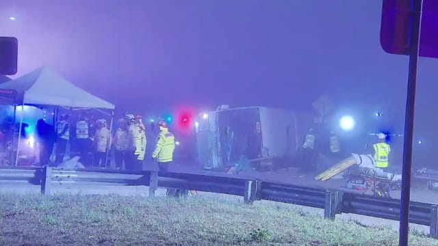 悉尼北部发生恐怖车祸 至少10人死亡