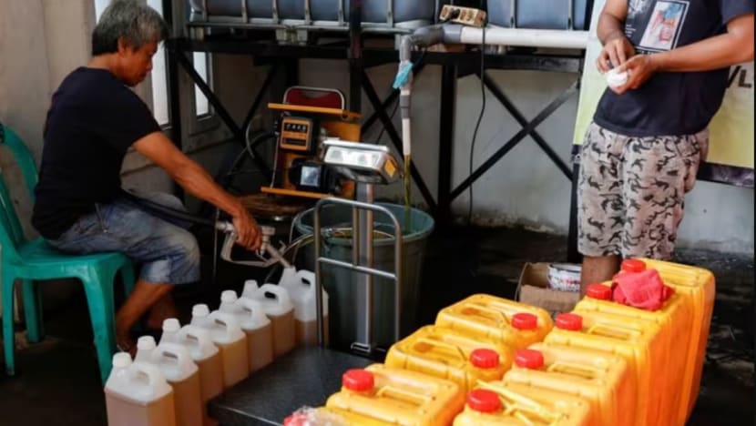 Indonesia sekat eksport minyak masak terpakai, sisa minyak kelapa sawit untuk bantu pengguna tempatan Indonesia sekat eksport minyak masak terpakai, sisa minyak kelapa sawit untuk bantu pengguna tempatan