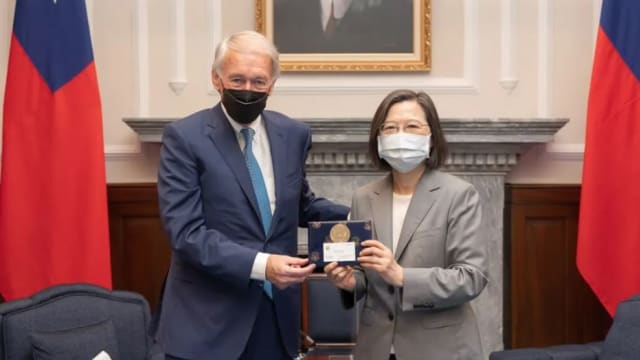 美议员率团晤蔡英文 北京：挑战一中 不自量力