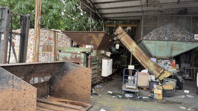 疑要查看故障机器 台女工掉入压缩机惨死