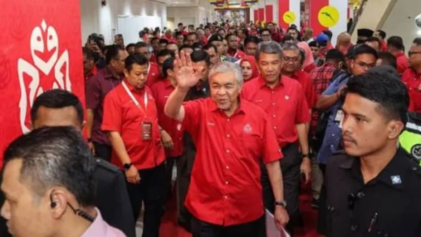 "Saya maafkan 10 AP BN sokong Muhyiddin Yasin sebagai PM," kata Zahid Hamidi "Saya maafkan 10 AP BN sokong Muhyiddin Yasin sebagai PM," kata Zahid Hamidi