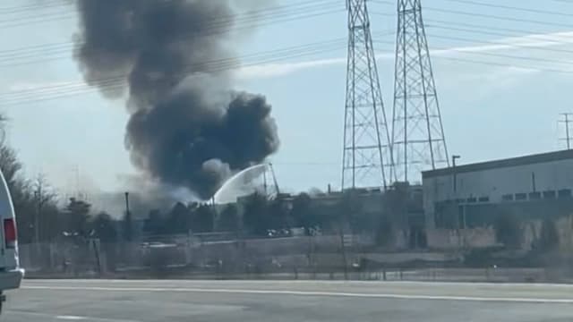美国一金属工厂发生爆炸 至少14人受伤