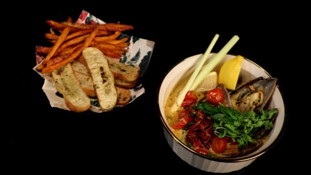 《三把刀3》食谱：白酒椰蚌