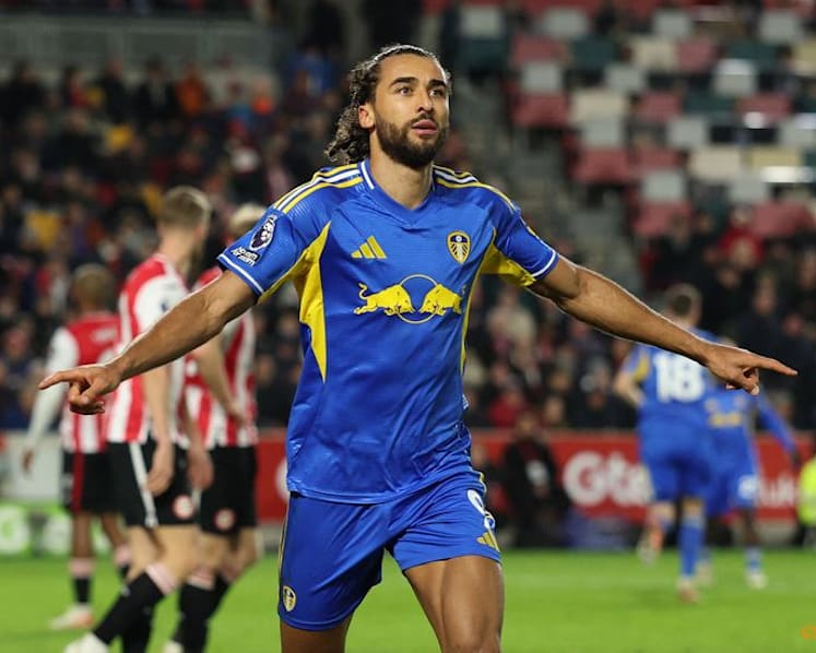 Calvert-Lewin one of England's best strikers, says Leeds boss Farke