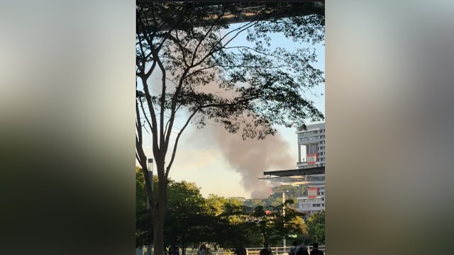 科学园路建筑物起火 民防部队：涉及楼顶冷却塔