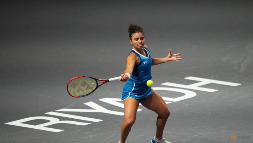 Zheng beats Paolini to march into WTA Finals semis Zheng beats Paolini to march into WTA Finals semis