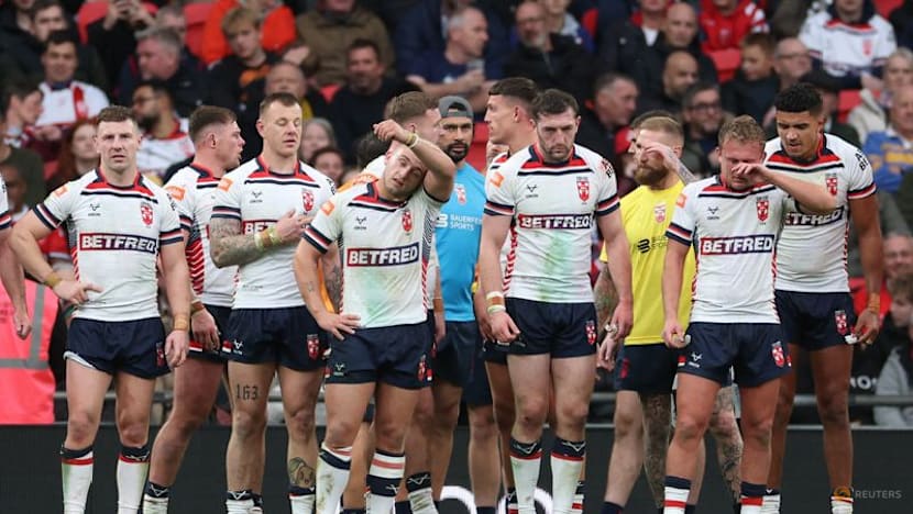 Rugby League-Rampant Australia crush England 26-6 at Wembley
