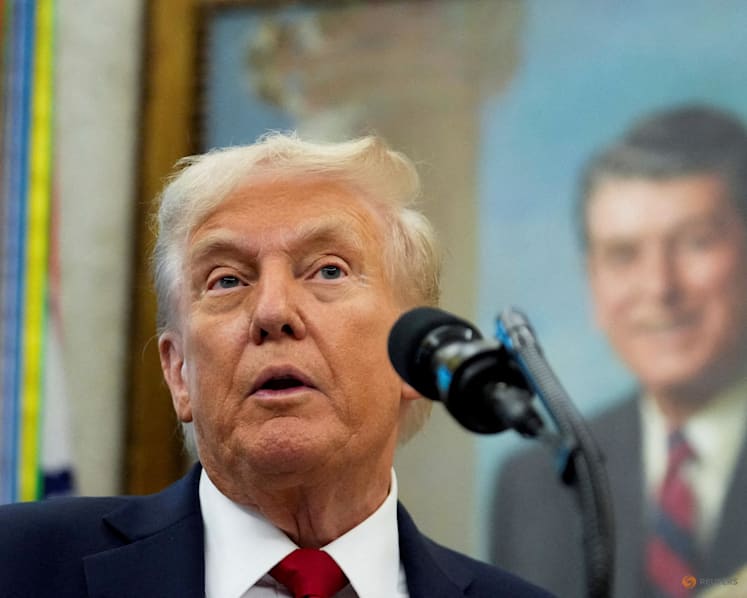 US government lurches toward shutdown, Trump threatens fresh cuts
