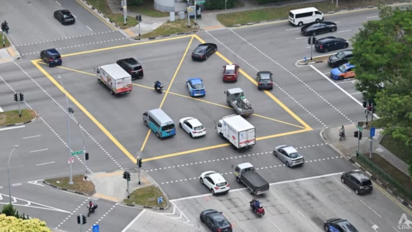 Premium COE bagi kereta kebanyakannya tidak berubah; naik bagi kenderaan komersial dan motosikal