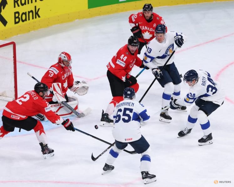 Ice Hockey-Feisty Finland beat Canada to make world championship final