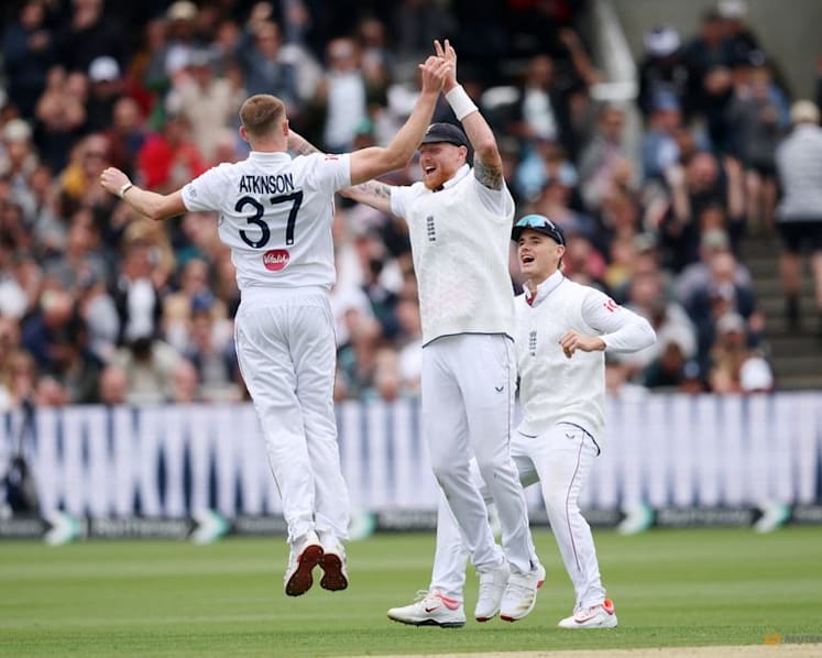 England romp to victory in first test against New Zealand