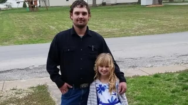 美国父亲射鸟误杀女儿 子弹穿鸟击窗致命