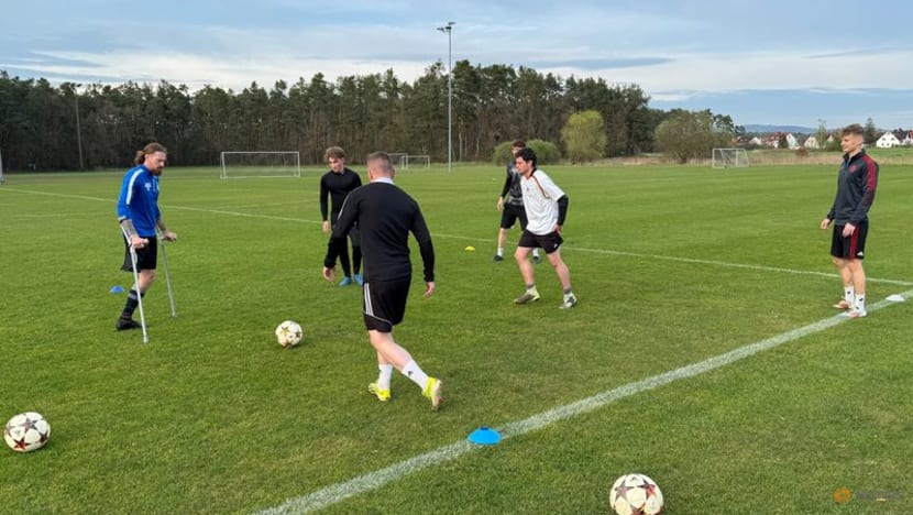 One-legged footballer shines in German amateur league