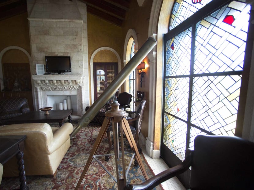 Versace’s former mansion up for auction