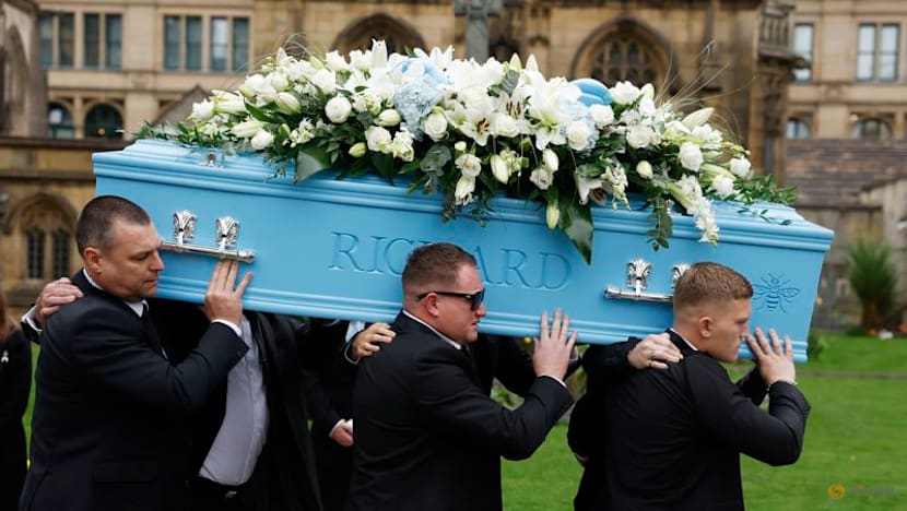 Ricky Hatton's funeral draws thousands in Manchester tribute