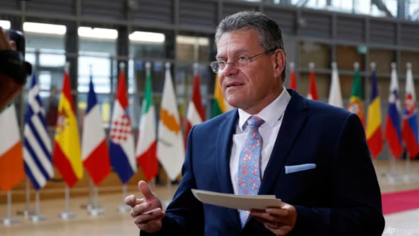 Wakil perdagangan EU dan Amerika adakan panggilan telefon positif, sehari selepas Trump tangguh tarif baharu Wakil perdagangan EU dan Amerika adakan panggilan telefon positif, sehari selepas Trump tangguh tarif baharu