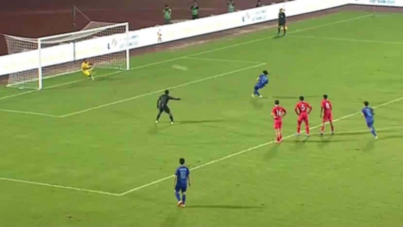 Thais rout S'pore 5-0 at SEA Games, with ex-S'pore-youth-turned-Thai-player Ben Davis scoring opening goal  