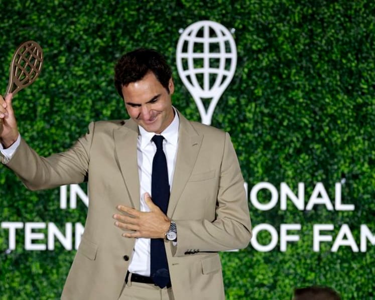 Emotional Federer full of love and gratitude at Hall of Fame induction