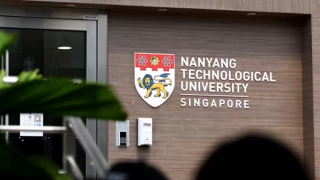 南大生用AI写作业被处罚 南大：教授不允许学生用AI写该作业