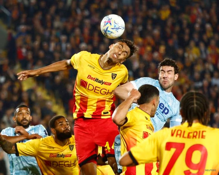 Vlahovic strikes after 10 seconds as Juve climb to third with Lecce win