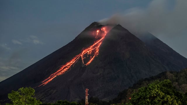 印尼四座火山活动持续 外交部发布旅游通知