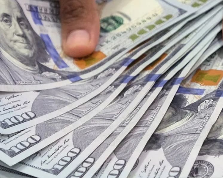 Malaysian ringgit slips to a new 24-year low vs US dollar