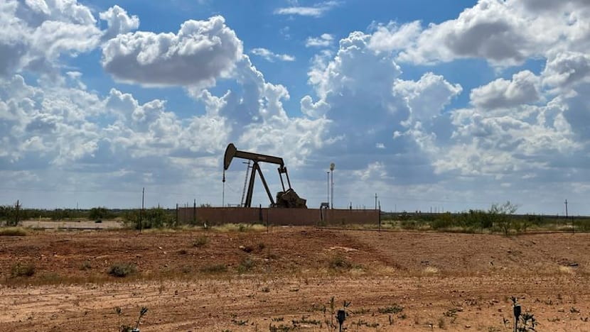 Oil prices edge higher as investors assess US-Iran tensions