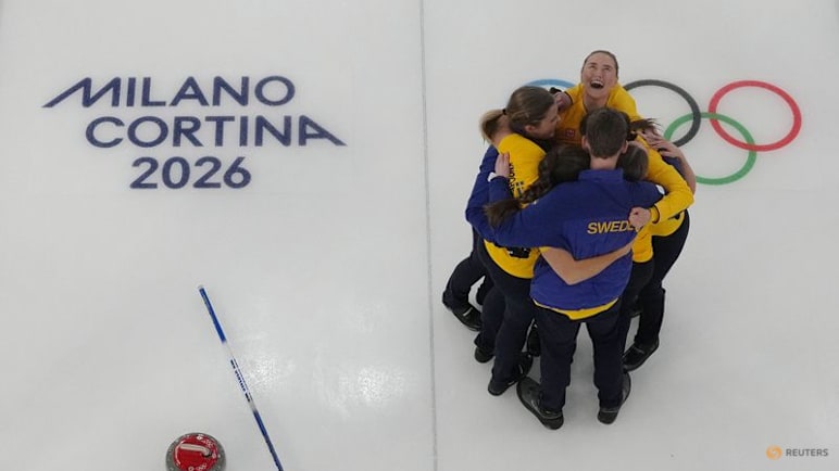 Curling-Sweden to play Switzerland in women's final