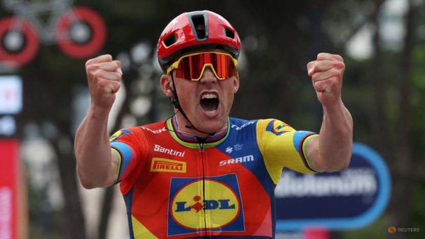 Pedersen sprints to take Giro stage three and retake pink jersey