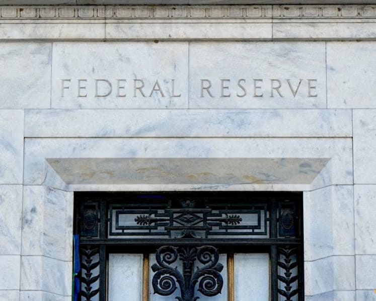 Dollar hits one-month high on lingering chances of Fed hike