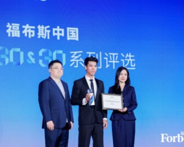 Singapore’s Leading Ergonomic Chair Brand Hinomi Recognized by Forbes