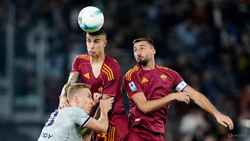 Roma move top with 2-0 win over Udinese