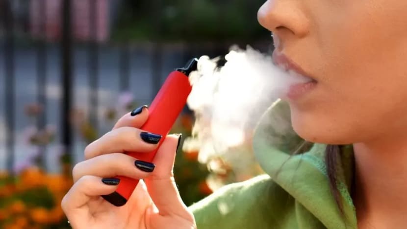 Pelajar hisap vape kerana mesra kos, lebih 'cool', tingkatkan status sosial & harga diri: Bekas pengguna