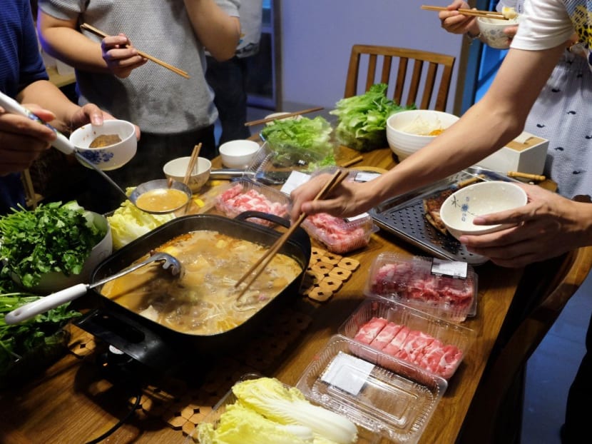 Hotpots are popular in Hong Kong during winter.