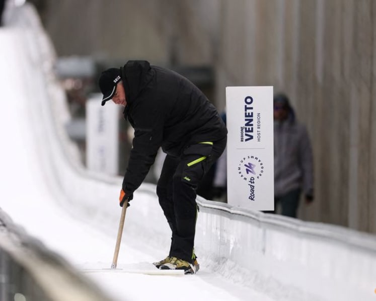 Transport fears force cap on ticket sales for events in Italy's Cortina
