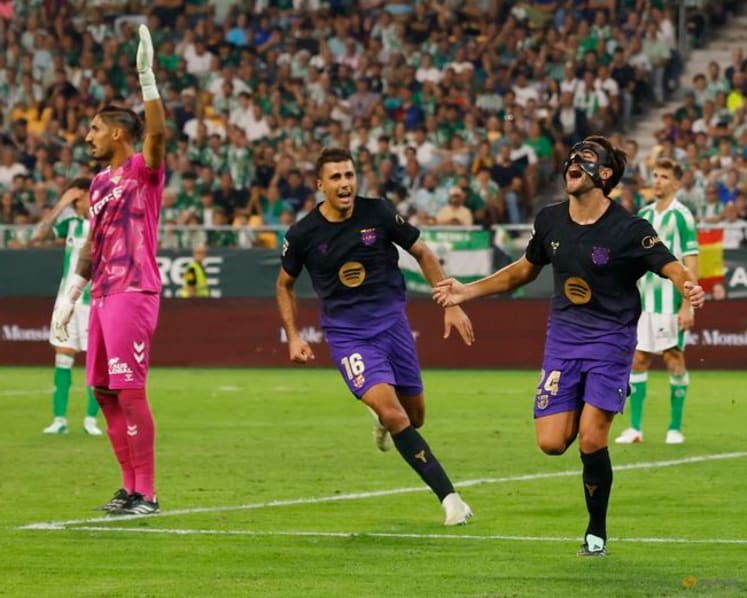 Barcelona hit by double injury blow before PSG trip