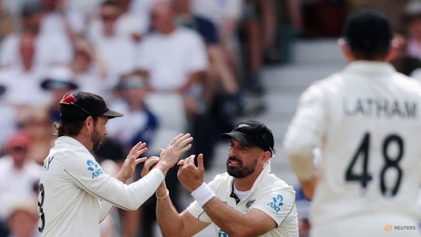 New Zealand's bowlers fight back against England in third test