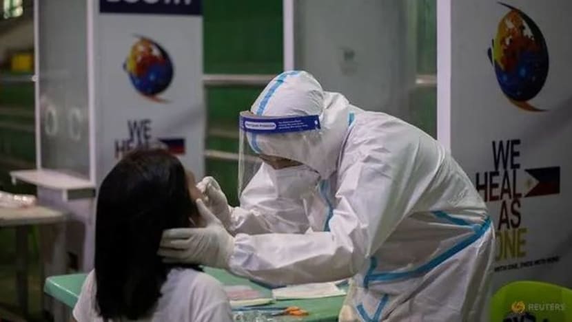 Filipina tarik balik sekatan keluar negara bagi petugas kesihatan Filipina tarik balik sekatan keluar negara bagi petugas kesihatan